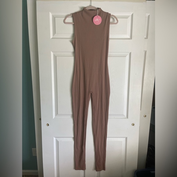 Super hot jumpsuit. Mocha. Zipper back. Holds you in, no see through material. - Picture 3 of 3